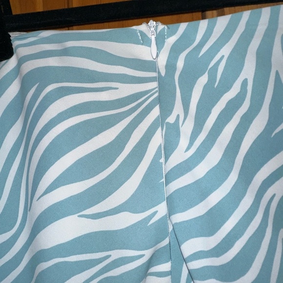 Princess Polly JULIA MINI SKIRT BLUE / WHITE - Picture 3 of 9